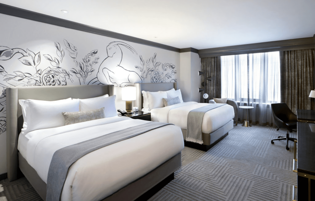 Deluxe Queen Room Downtown Chicago with View | The Gwen
