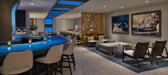 The bar and seating area in Kostali