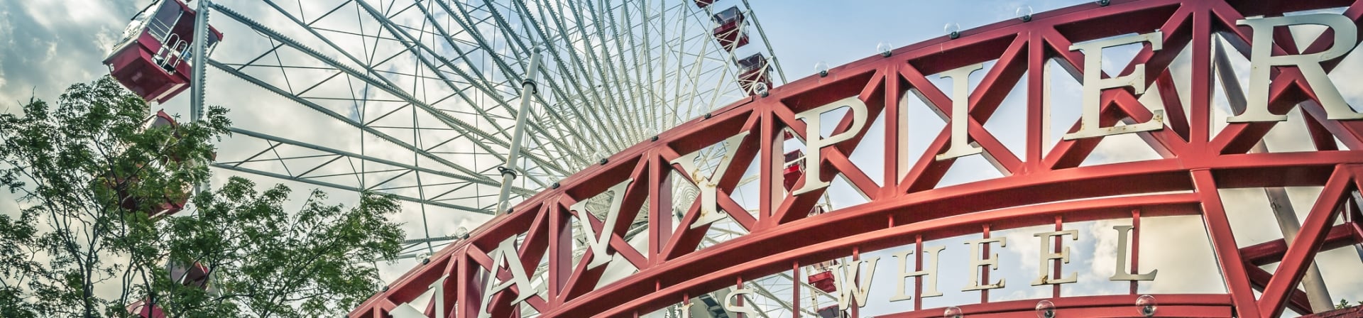 The sign and park entrance for the Navy Pier.